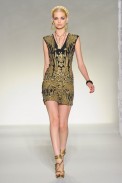 desfile-moschinoi-milao-verao2012rtw-110