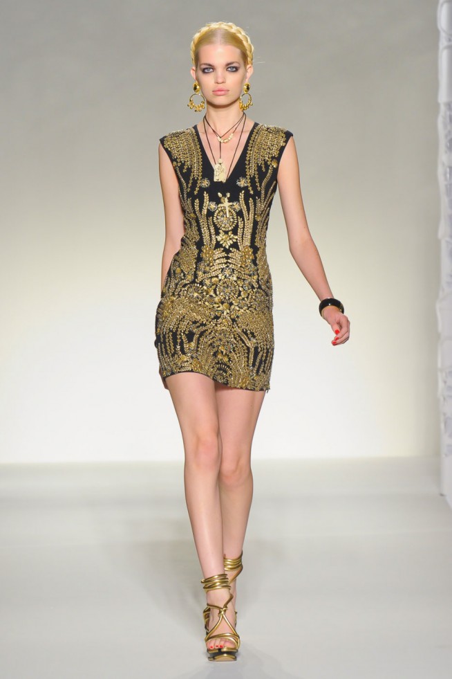 desfile-moschinoi-milao-verao2012rtw-110