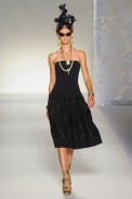 desfile-moschinoi-milao-verao2012rtw-114