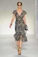 desfile-moschinoi-milao-verao2012rtw-118