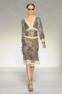 desfile-moschinoi-milao-verao2012rtw-121