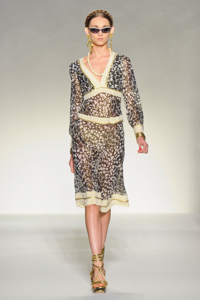 desfile-moschinoi-milao-verao2012rtw-121