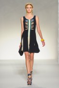 desfile-moschinoi-milao-verao2012rtw-126
