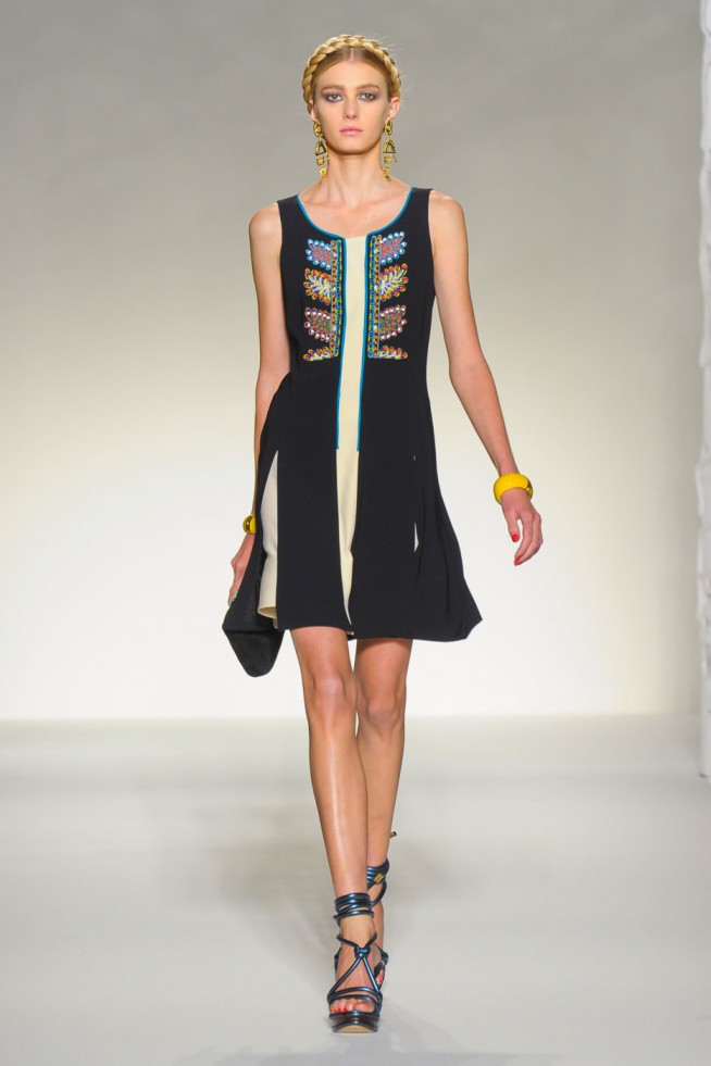 desfile-moschinoi-milao-verao2012rtw-126