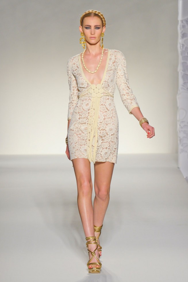 desfile-moschinoi-milao-verao2012rtw-129