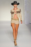 desfile-moschinoi-milao-verao2012rtw-136