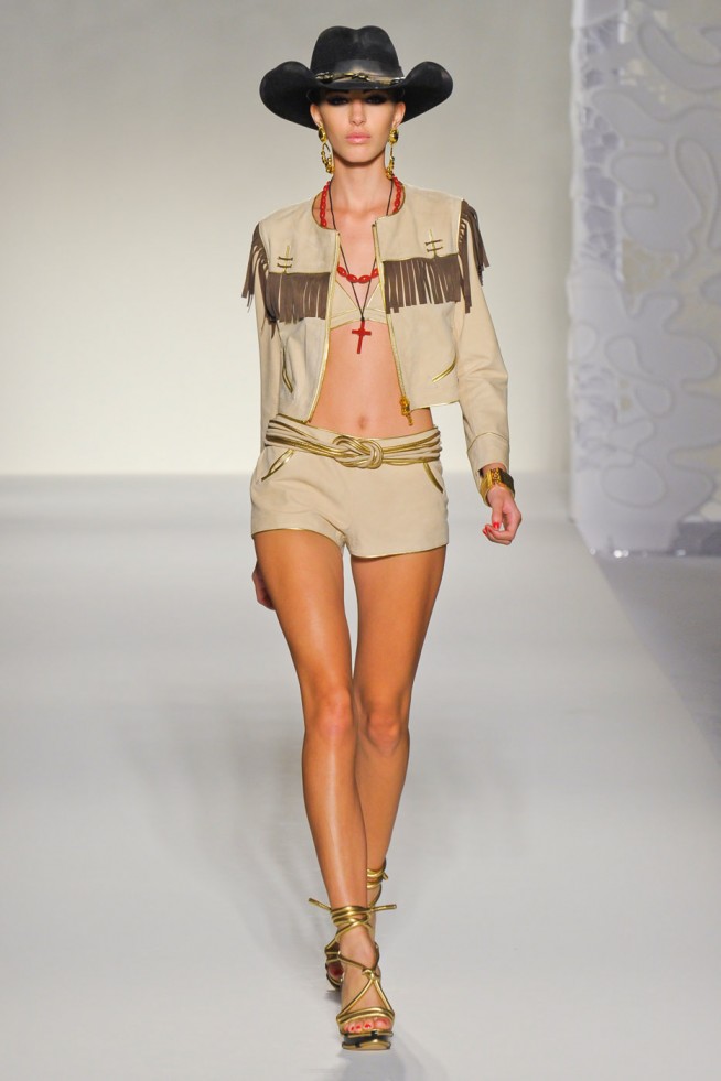 desfile-moschinoi-milao-verao2012rtw-136