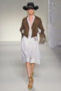 desfile-moschinoi-milao-verao2012rtw-139
