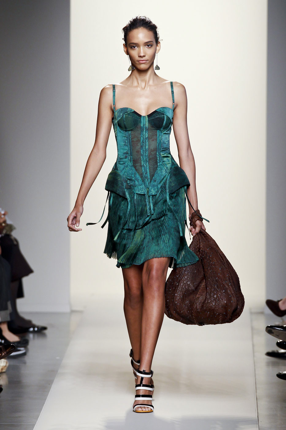 desfile-bottega-veneta-milao-verao2012rtw-100