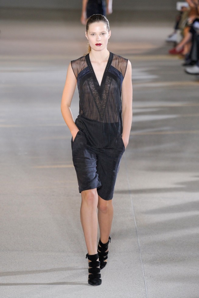 desfile-vaccarello-paris-verao2012rtw-117