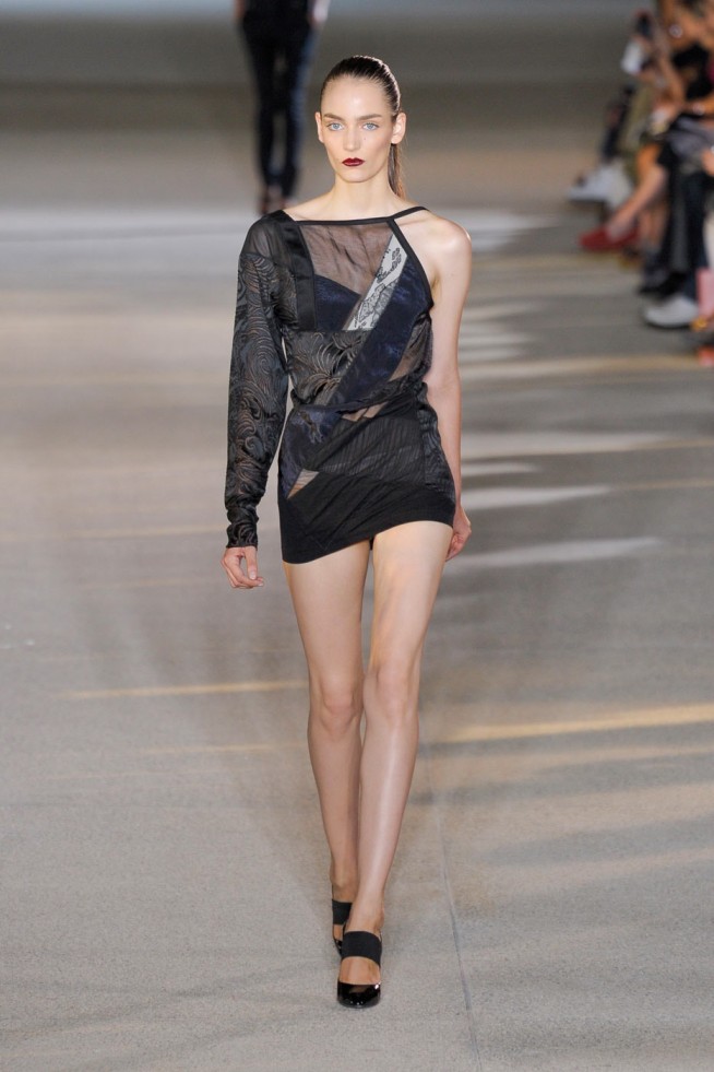 desfile-vaccarello-paris-verao2012rtw-119