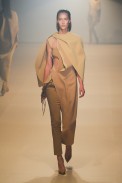 desfile-mugler-paris-verao2012rtw-102