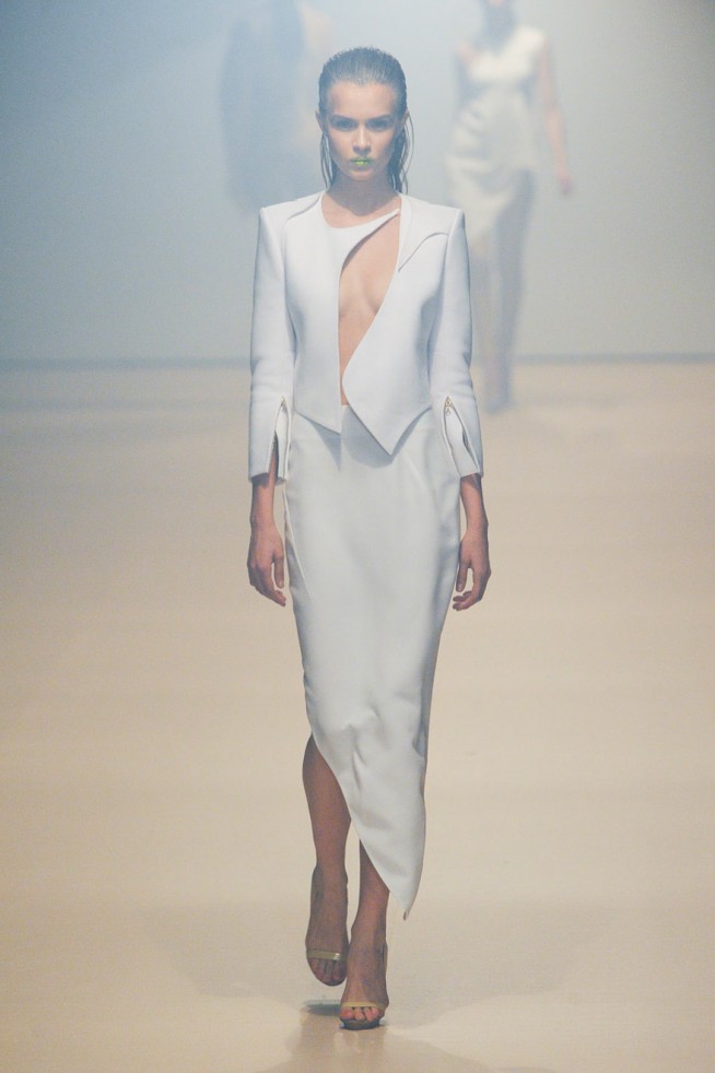 desfile-mugler-paris-verao2012rtw-105