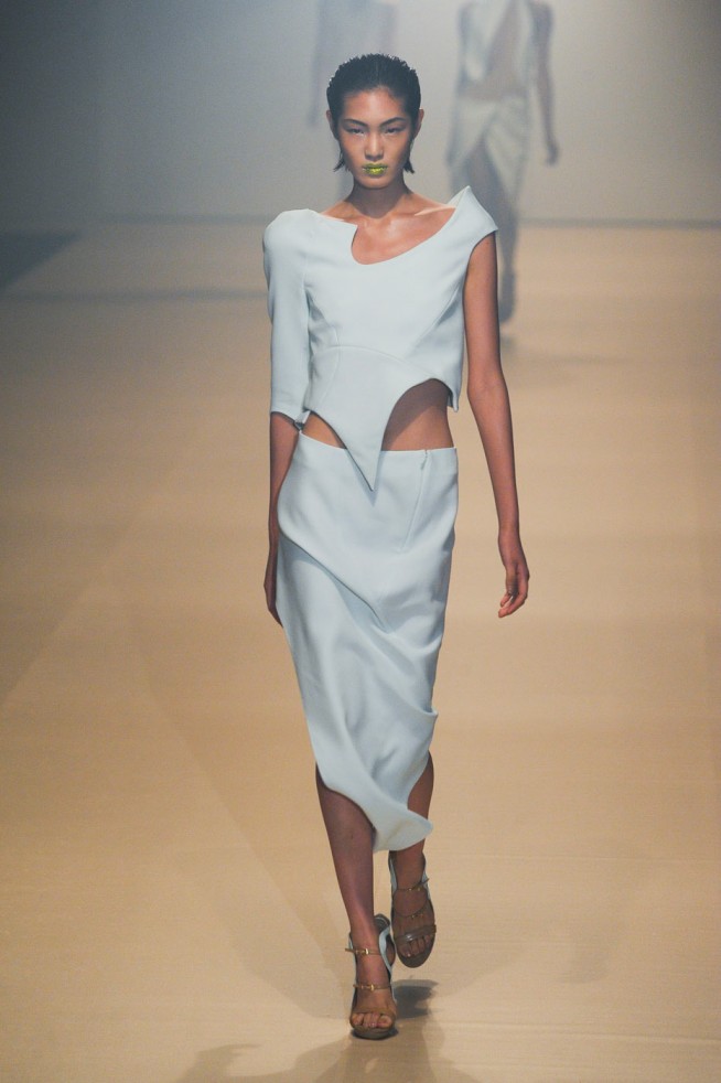 desfile-mugler-paris-verao2012rtw-108