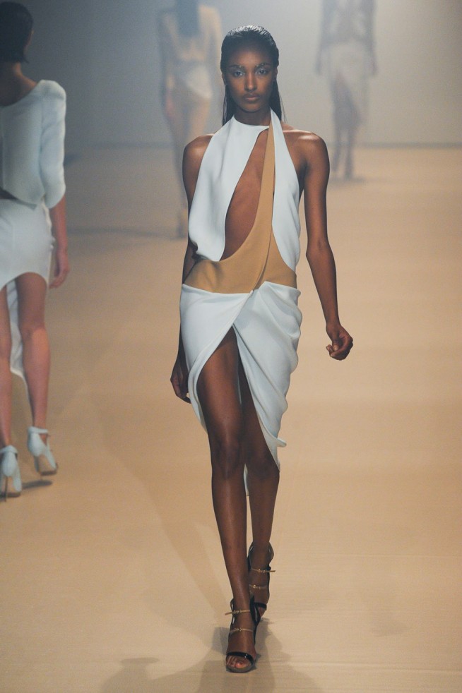 desfile-mugler-paris-verao2012rtw-109