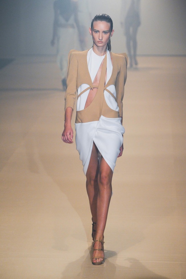desfile-mugler-paris-verao2012rtw-110