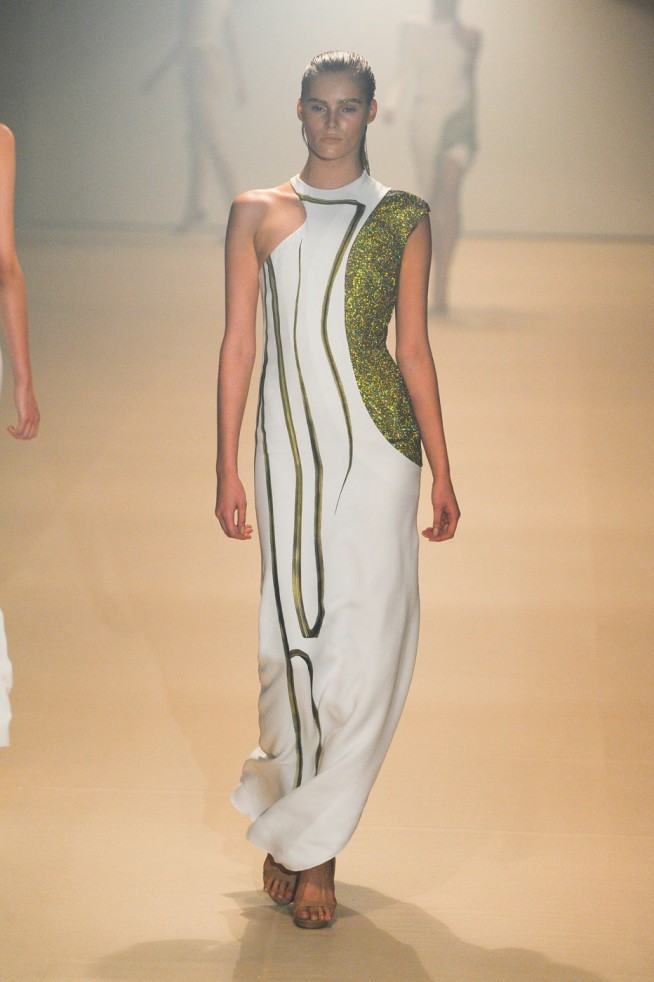 desfile-mugler-paris-verao2012rtw-116