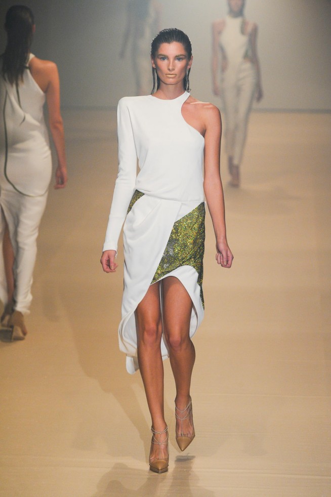 desfile-mugler-paris-verao2012rtw-117