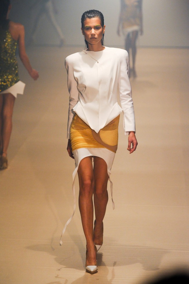 desfile-mugler-paris-verao2012rtw-120