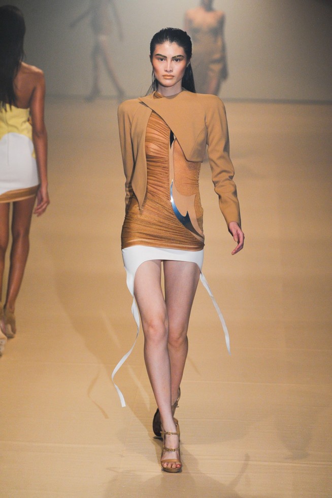 desfile-mugler-paris-verao2012rtw-124