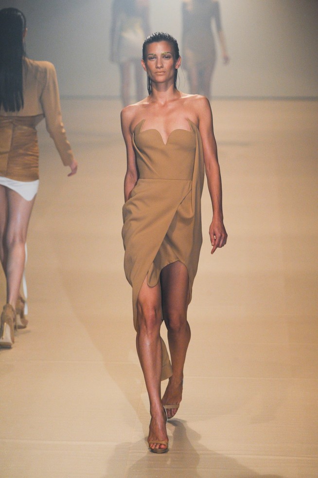 desfile-mugler-paris-verao2012rtw-125