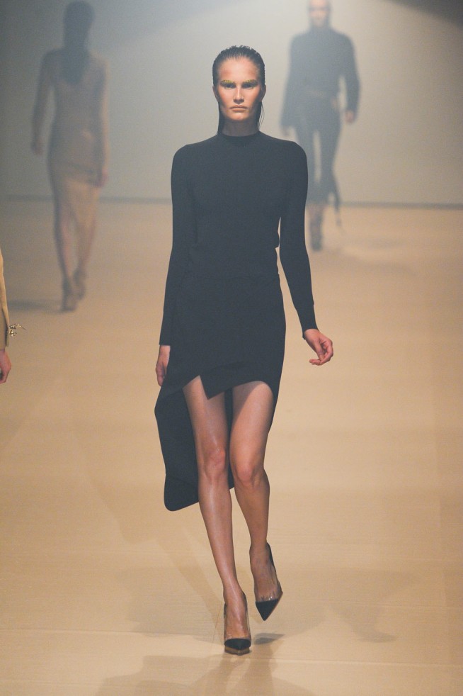 desfile-mugler-paris-verao2012rtw-128