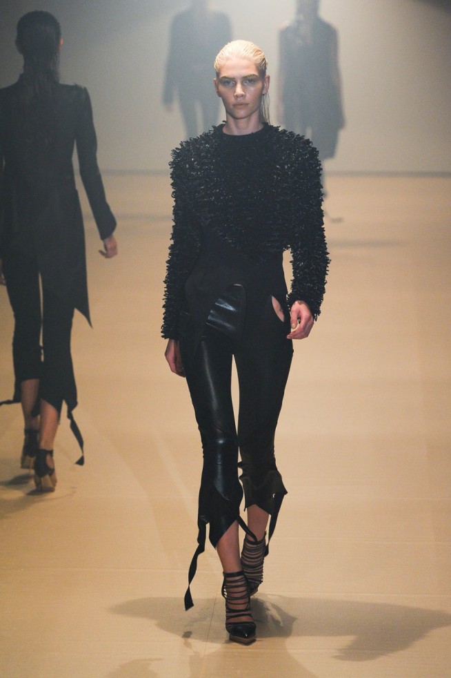 desfile-mugler-paris-verao2012rtw-131