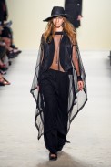 desfile-ann-demeulemeester-paris-verao2012rtw-100