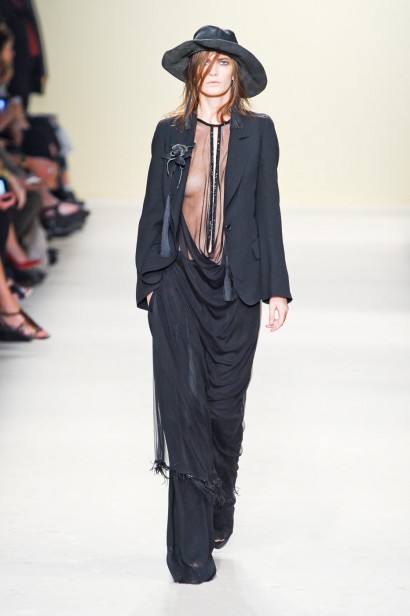 desfile-ann-demeulemeester-paris-verao2012rtw-103