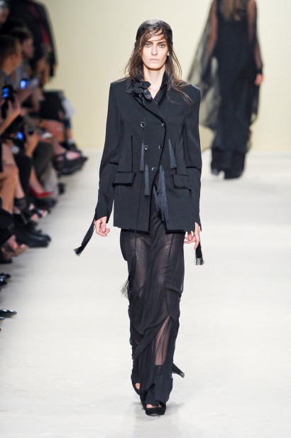 desfile-ann-demeulemeester-paris-verao2012rtw-104