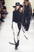 desfile-ann-demeulemeester-paris-verao2012rtw-107