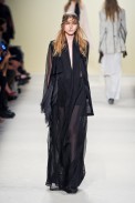 desfile-ann-demeulemeester-paris-verao2012rtw-114