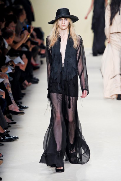 desfile-ann-demeulemeester-paris-verao2012rtw-120