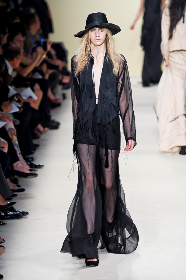 desfile-ann-demeulemeester-paris-verao2012rtw-120