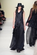desfile-ann-demeulemeester-paris-verao2012rtw-121