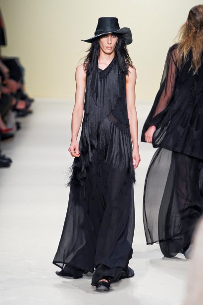 desfile-ann-demeulemeester-paris-verao2012rtw-121