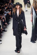 desfile-ann-demeulemeester-paris-verao2012rtw-124