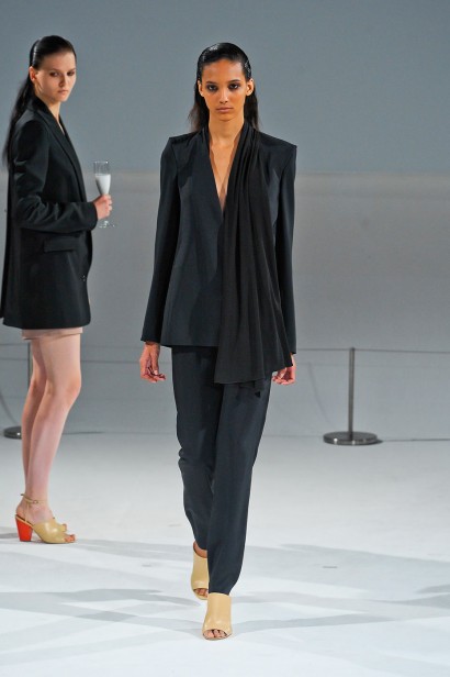 desfile-chalayan-paris-verao2012rtw-104