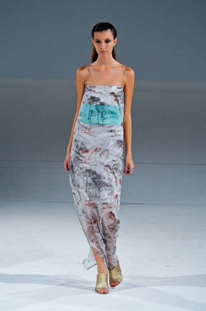 desfile-chalayan-paris-verao2012rtw-116