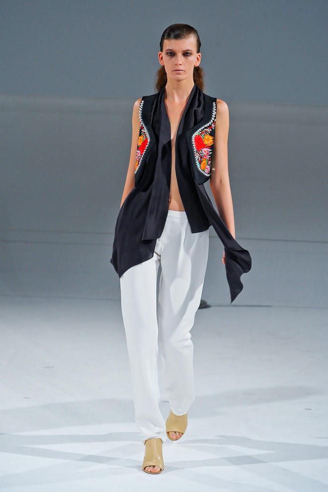 desfile-chalayan-paris-verao2012rtw-147
