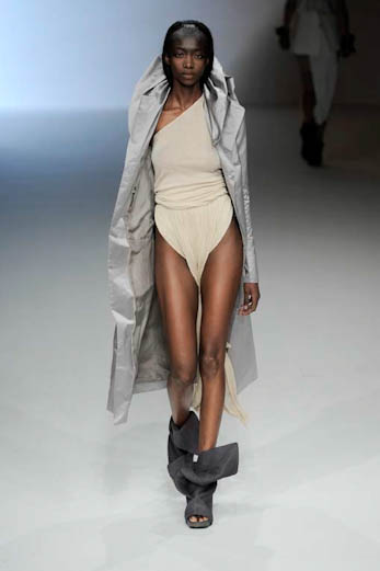 ows_ss10_014