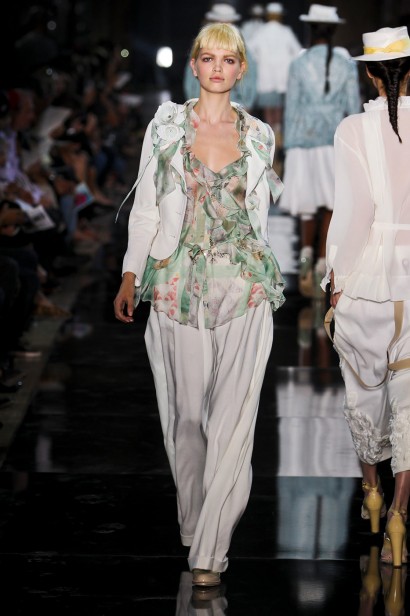 desfile-john-galliano-paris-verao2012rtw-113