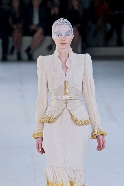 desfile-alexandermcqueen-paris-verao2012rtw-099