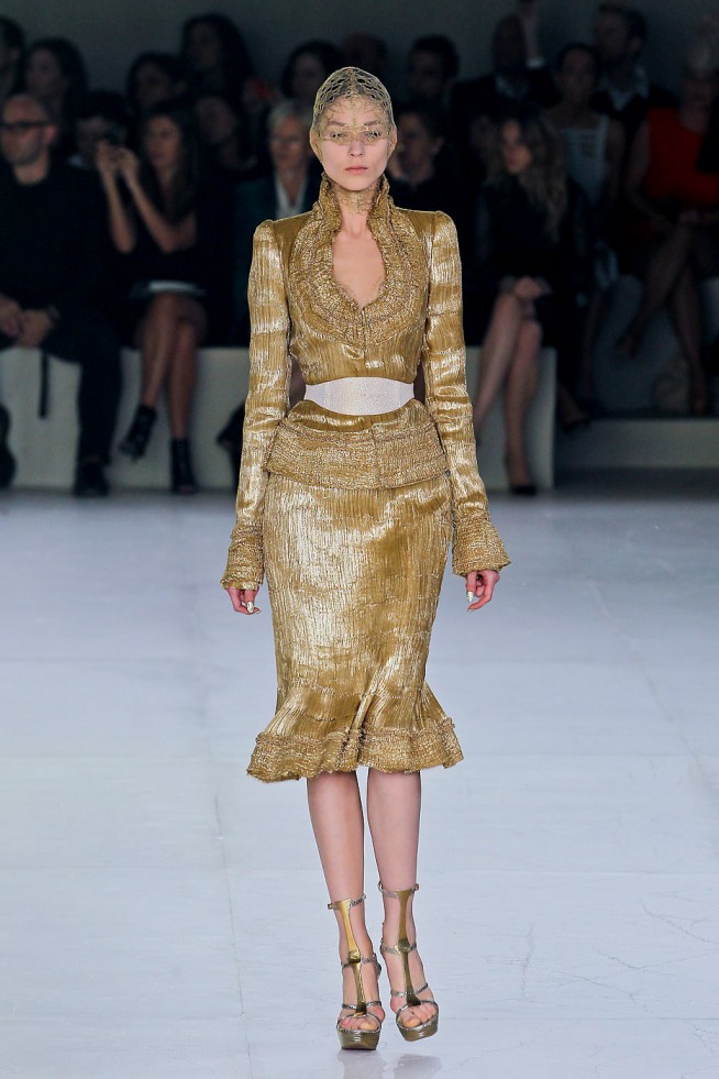 desfile-alexandermcqueen-paris-verao2012rtw-104