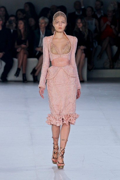 desfile-alexandermcqueen-paris-verao2012rtw-108