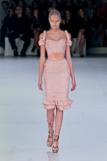 desfile-alexandermcqueen-paris-verao2012rtw-109