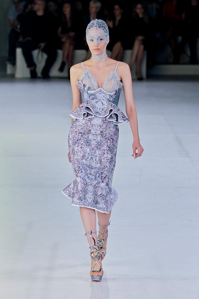 desfile-alexandermcqueen-paris-verao2012rtw-111