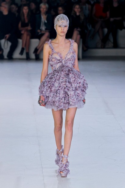 desfile-alexandermcqueen-paris-verao2012rtw-113