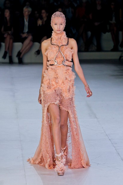 desfile-alexandermcqueen-paris-verao2012rtw-116
