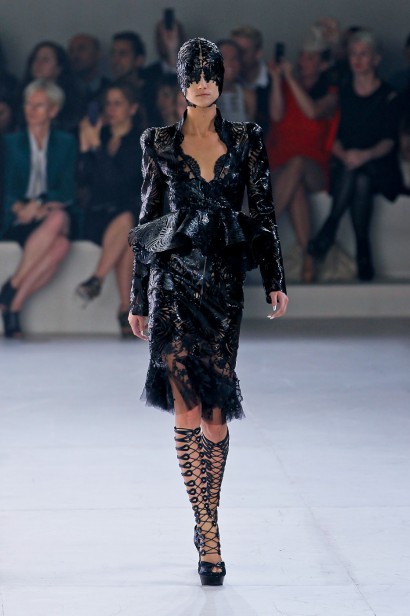 desfile-alexandermcqueen-paris-verao2012rtw-119